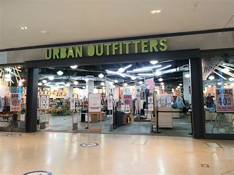 what stores are similar to urban outfitters